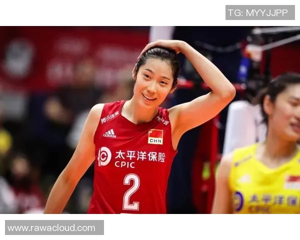 朱婷休战科内进四强！桑塔雷利不满场馆粗陋，转播商用手机播竞赛